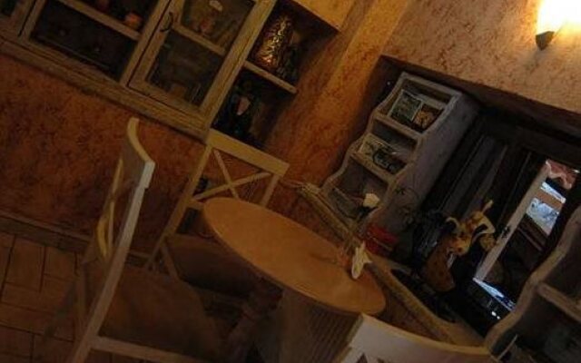 Alexandros Guesthouse