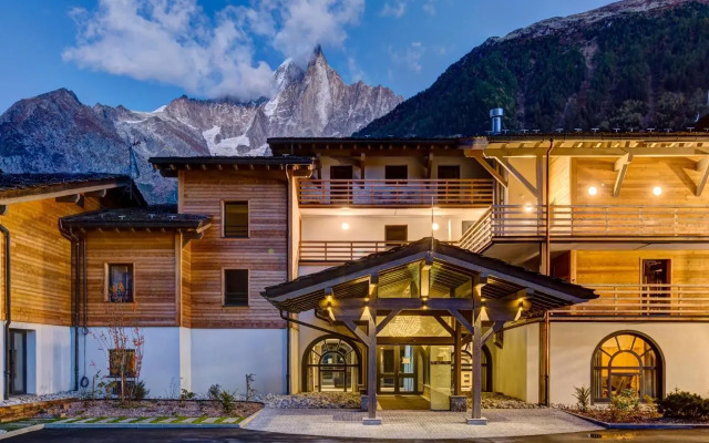 Thedrus luxury apt, swimming pool, SPA & more