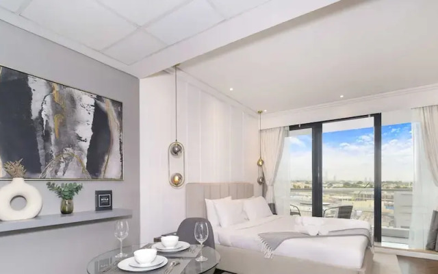 LUX The JLT Gold Crest Studio