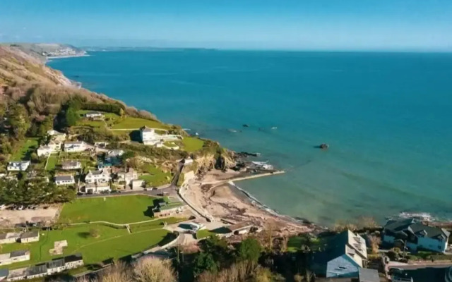 Sea View - 1min to Beach - Dog Friendly - 4 Guests