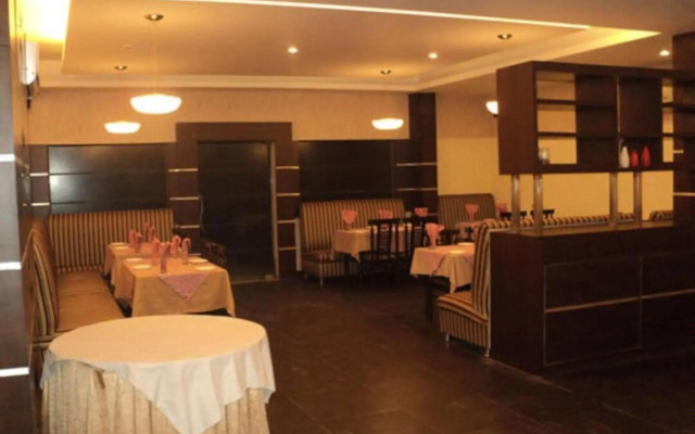 OYO 23661 Hotel Swagat Palace
