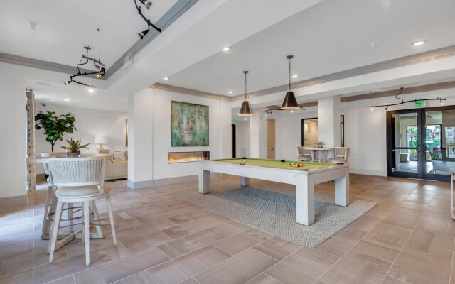 Axis West Luxury Apartments