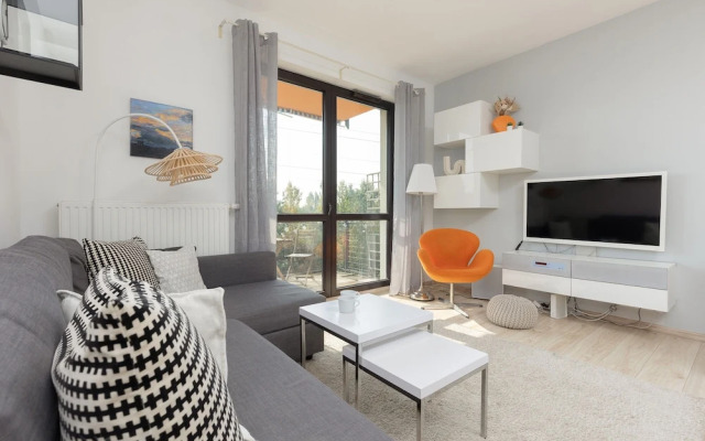 Symboliczna Apartment Warsaw by Renters