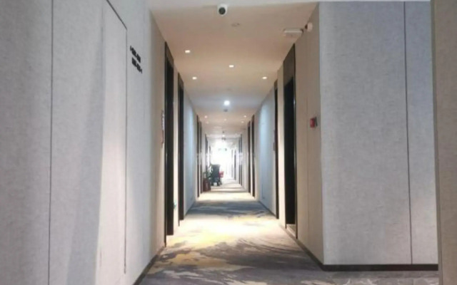 Hengtai Hotel (Zhengzhou Zijingshan Street Subway Station)