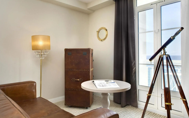 Grand Hotel Des Sablettes Plage, Curio Collection By Hilton