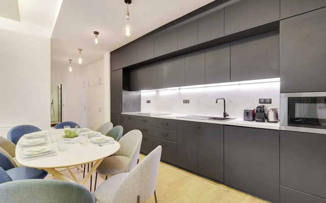 Spacious Apartment - 2b/10p - AC - Marais