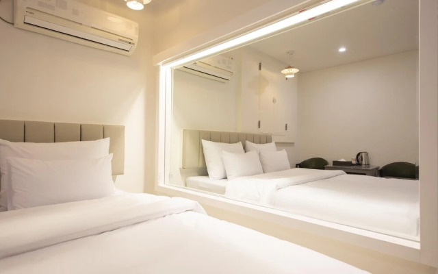 Cheonan Honeymoon Motel