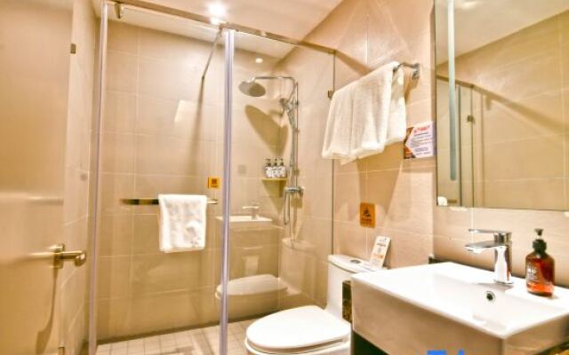 Homeinn Selected Hotel (Longkou Huang County Avenue Zhenhua Commercial Building)