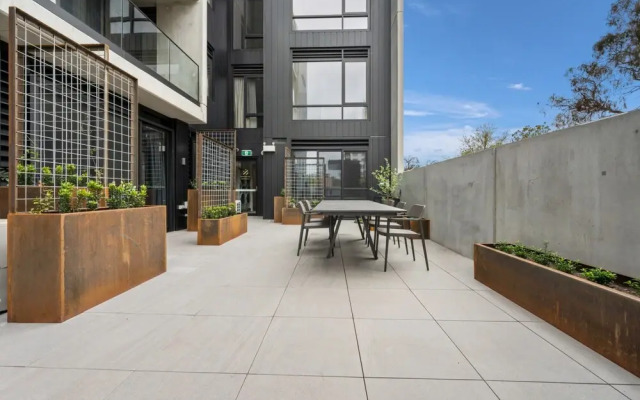 Bright Studio in Braddon With Parking