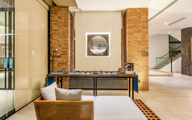 Yinju Jingde Art Hotel