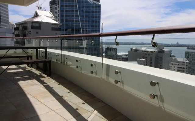 Seascape Apartment (Pullman 10D)