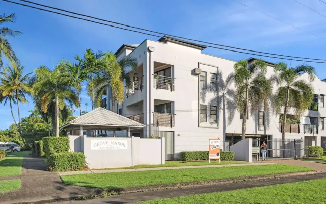 Oasis Cairns - Pool Free Parking Wifi