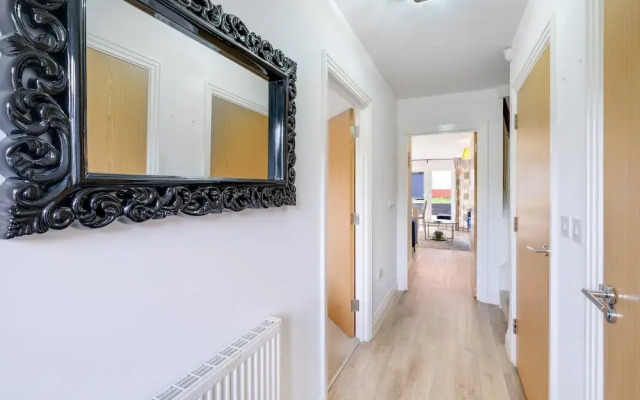 Foxherne 6 Bed & 3 Bath Serviced Hse -20