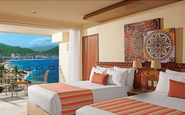 Gorgeous Sunset View Suite