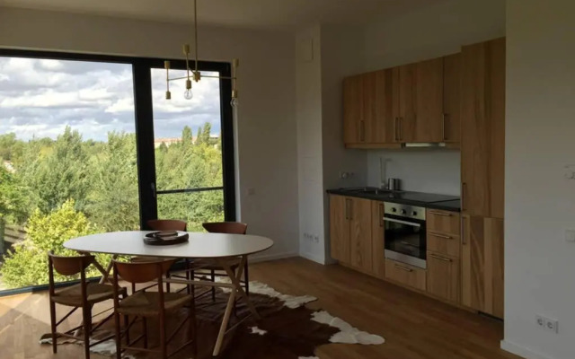 2 Bedroom Mauerpark-Apartment, Berlin Mitte View calendar