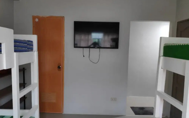 Beinte Singko de Marso Apartments