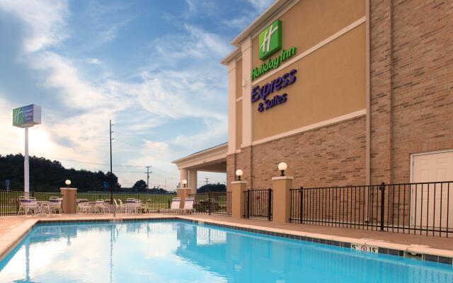 Holiday Inn Express Hotel & Suites Clarksville by IHG