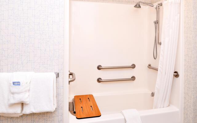 Holiday Inn Express Hotel & Suites Urbana-Champaign by IHG