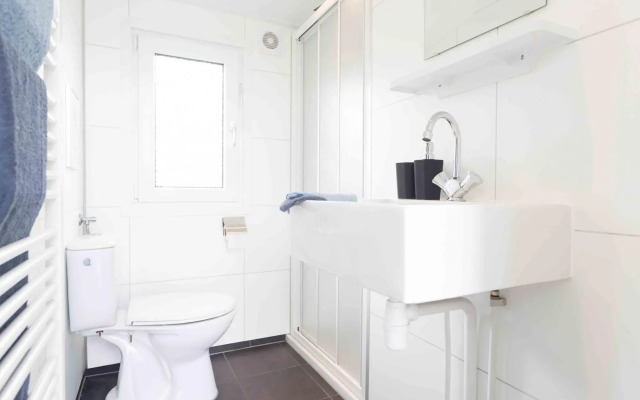 Chalet With Microwave, in Wetland