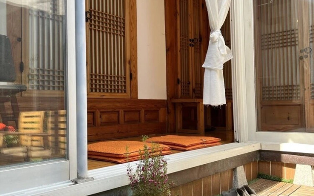 Seoul Story Hanok
