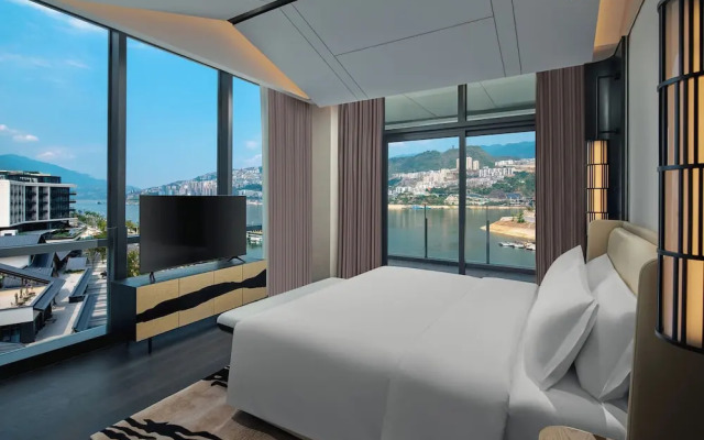 Hualuxe Chongqing Wushan by IHG
