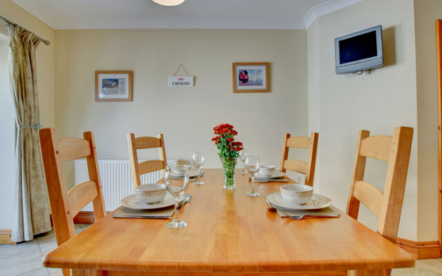 Holiday Home Bwthyn Cadair