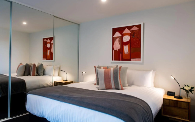 Sullivans Cove Apartments