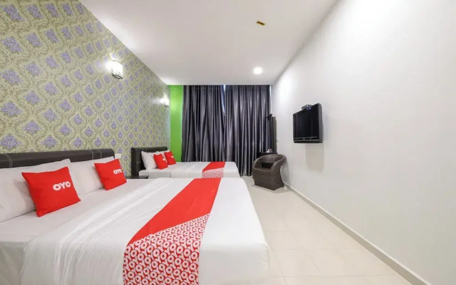 OYO 89497 Dream Nur Hotel