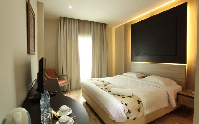 Mutiara Suites