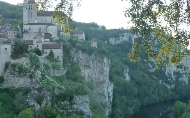 Charme et jardin cœur St Cirq