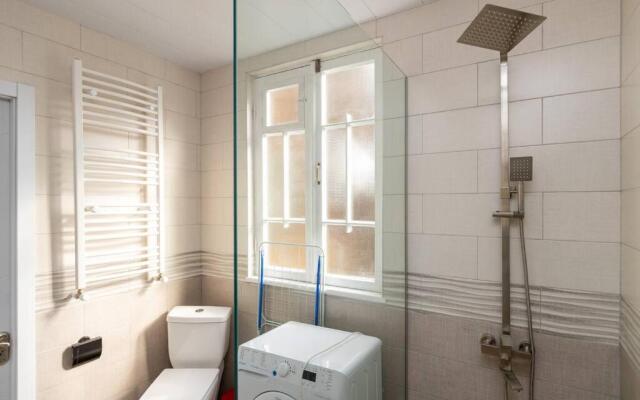 Precious 2 Bedroom apt In The Heart Of Tbilisi