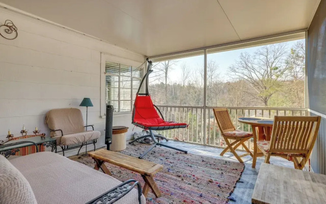 Walk to Downtown: Pet-friendly Cottage in Tyron