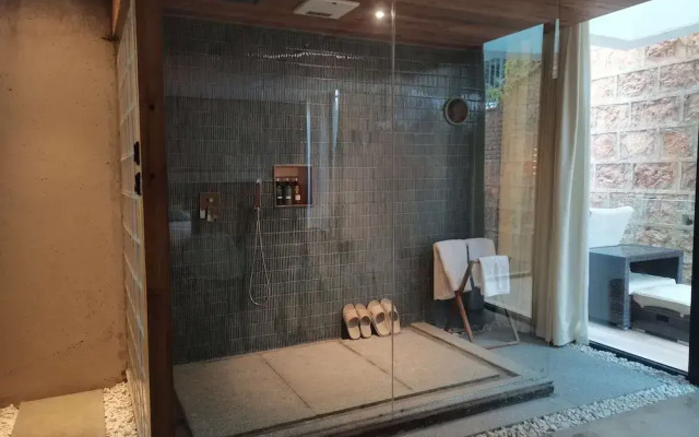 Manjing Banshan Haijing Huayuan Jiudian