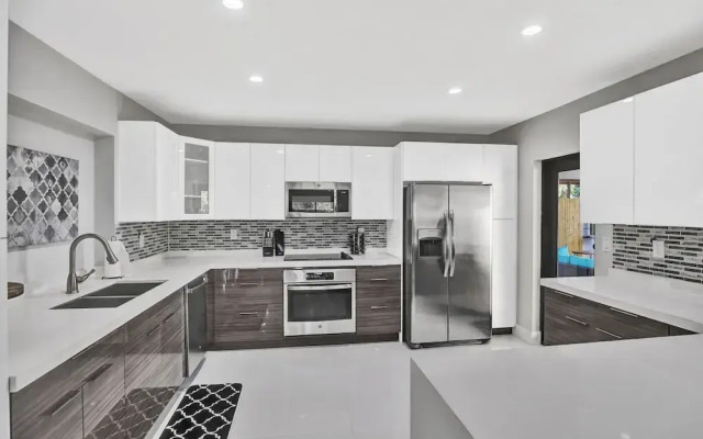 Renovated 5 Br Home with Heated Pool