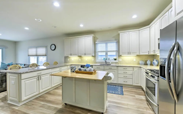 Sunny Brigantine Townhome: Walk to Beach
