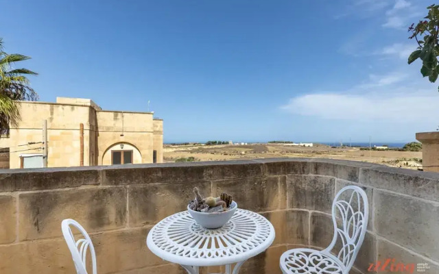 Pet Friendly Penthouse Rooftop Jacuzzi With Views