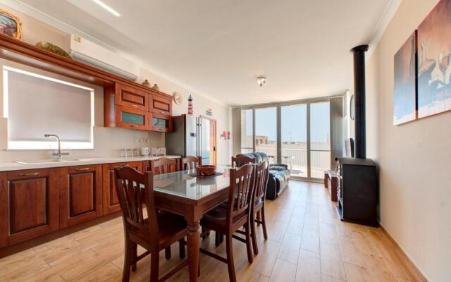 Modern Seaside 2 BR APT w Spectacular Views