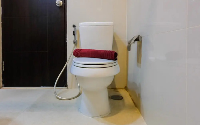 Best Price Studio Apartment at Atria Residence near Mall