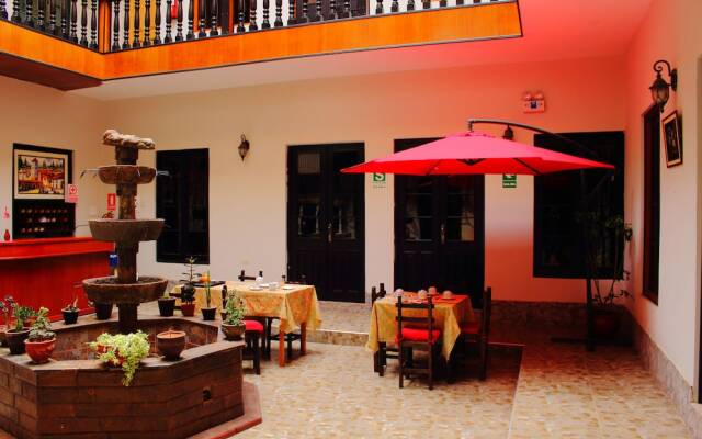 Colonial Plaza Hotel