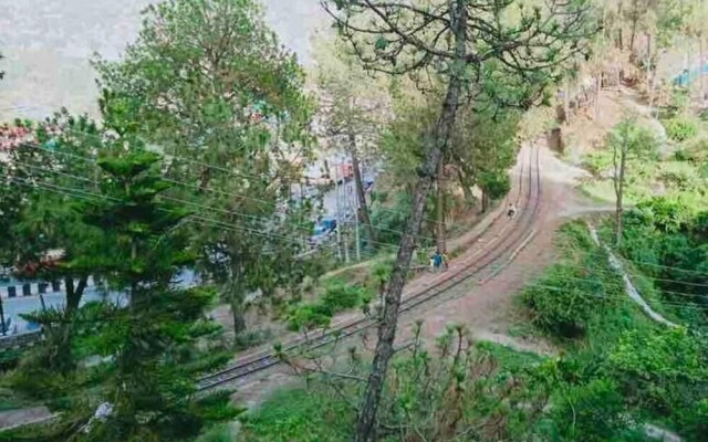 Cozy Solan Apartment With Stunning Views