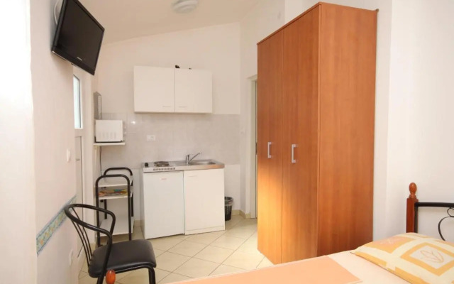 Studio Umag 7126a
