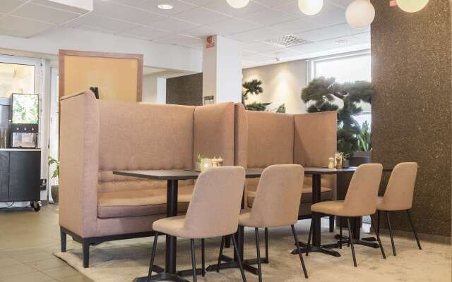 Best Western Hotel River C