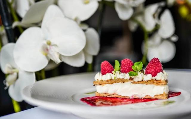 Platinum Residence Boutique Hotel