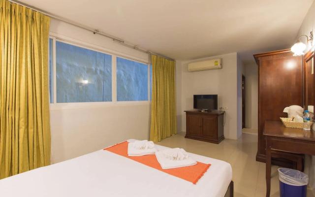 Time Out Hotel Beach Front