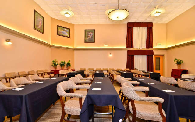 Empieria High Sierra Hotel