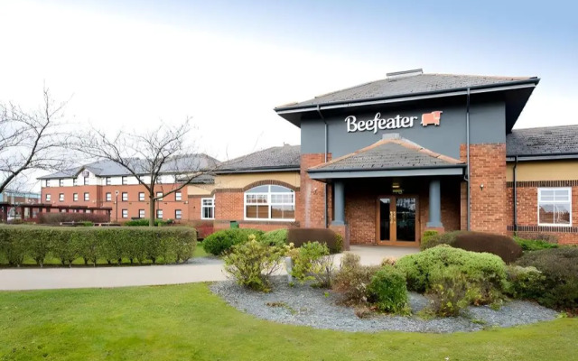 Premier Inn Livingston (M8/J3)