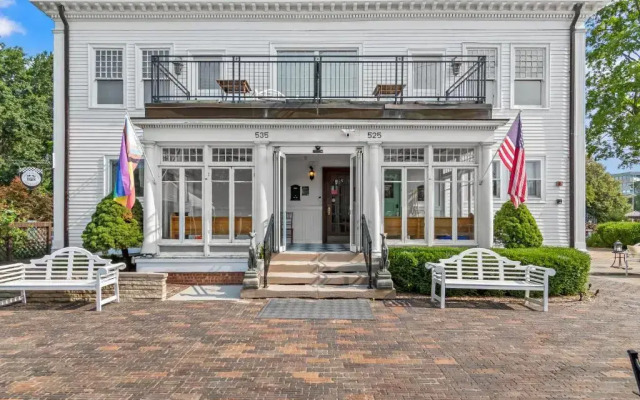 Pasfield House Inn
