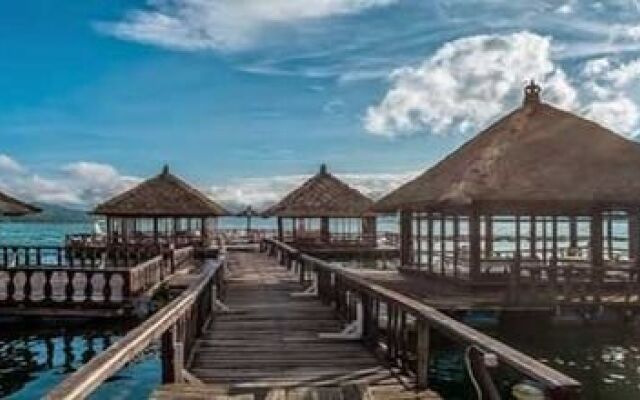 Batur Lakeside Hut