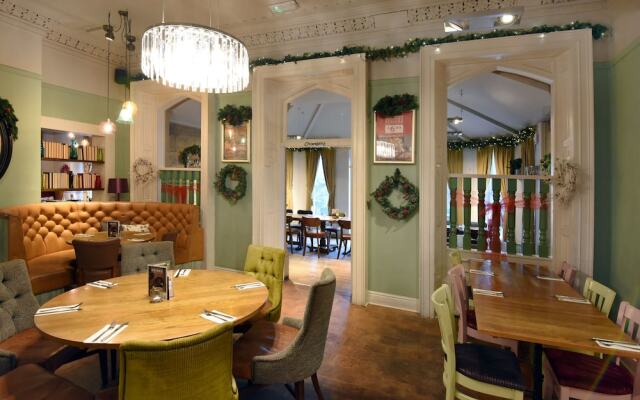 Holmfield Arms