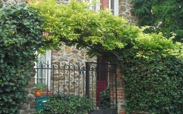 Bed  Breakfast La Campagne a Paris